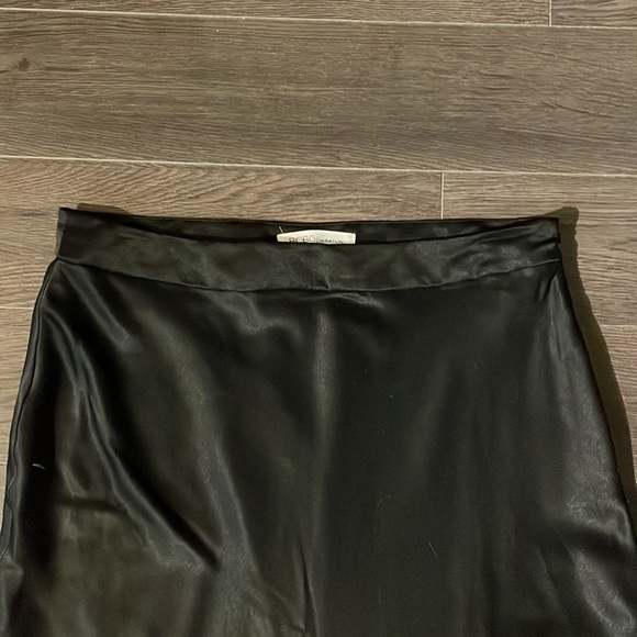 BCBG black silky midi skirt - Picture 2 of 4
